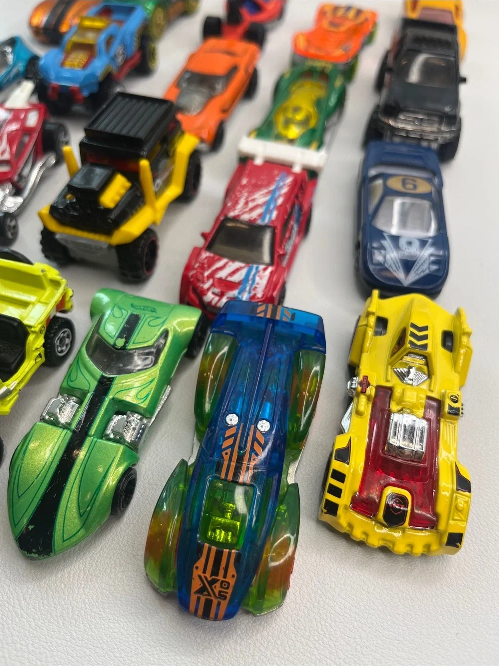 Hot wheels Toy Cars - Green, Orange, Yellow, Blue, Red Set 20